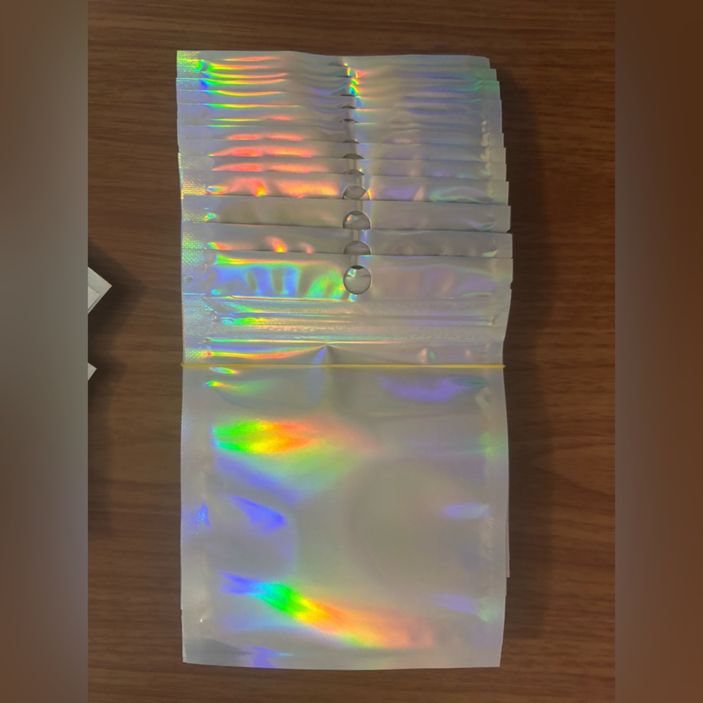 Holographic Storage Pouch (50 Pieces)